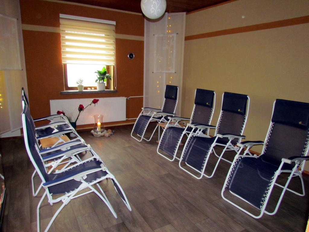Pension & Sauna Am Lorenz Calbe エクステリア 写真