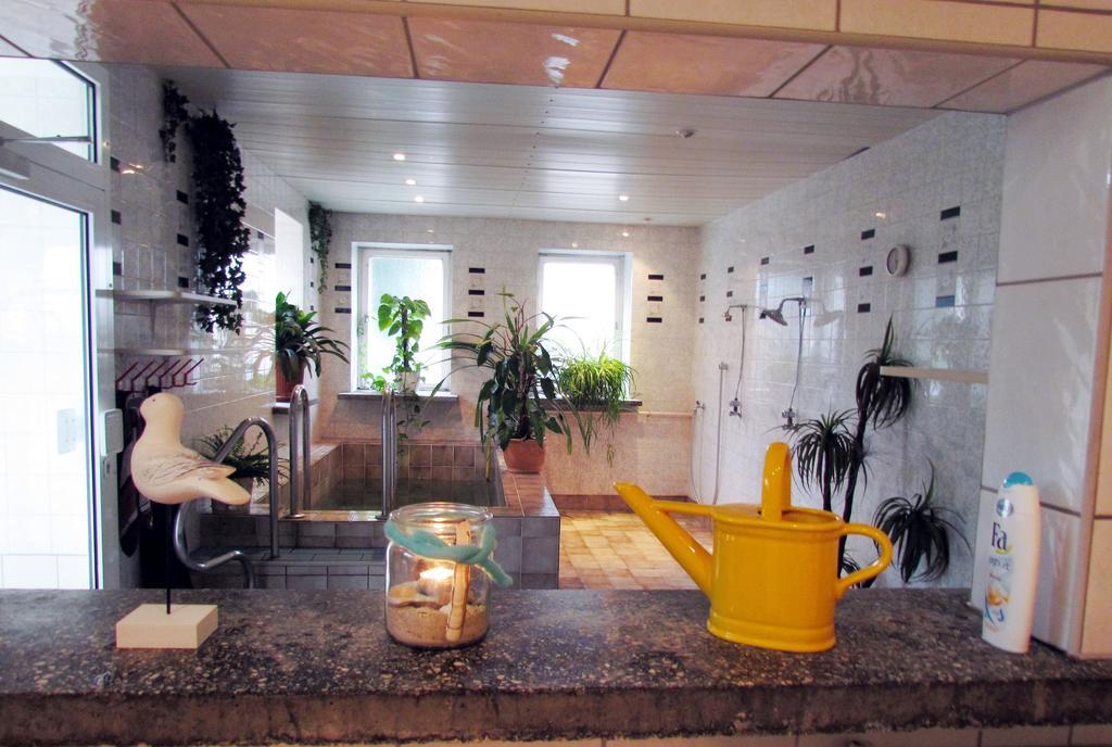 Pension & Sauna Am Lorenz Calbe エクステリア 写真